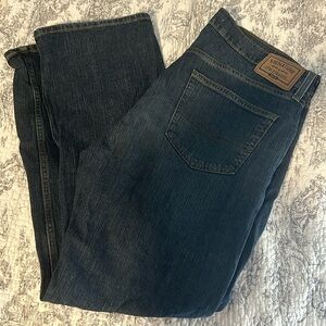 Men’s Levi’s gold. Relaxed fit, dark wash. W 36 L 30